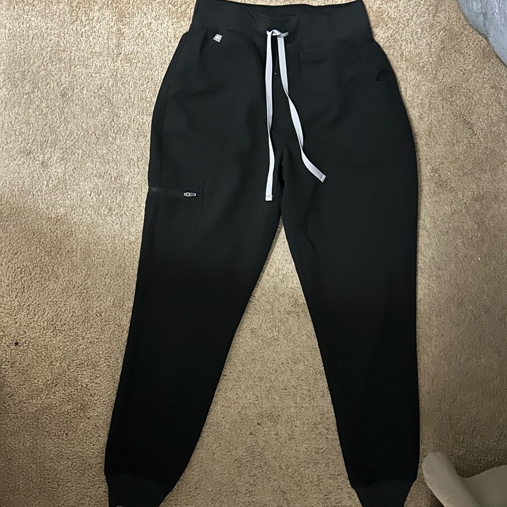 FIGS scrub bottoms joggers size small